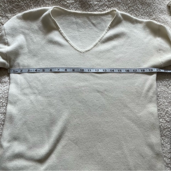 Women’s Boutique V Neck Wide / Flare Leg White Sweater Set Size Small - Picture 15 of 16